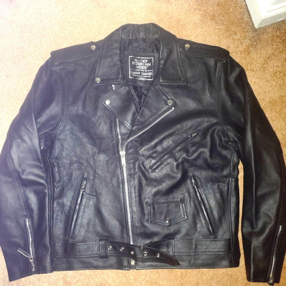 Men's Genuine leather  Vintage 1990s Rocky Mountain hides. cow hide